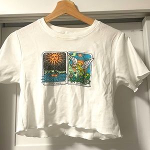 Cropped white t-shirt